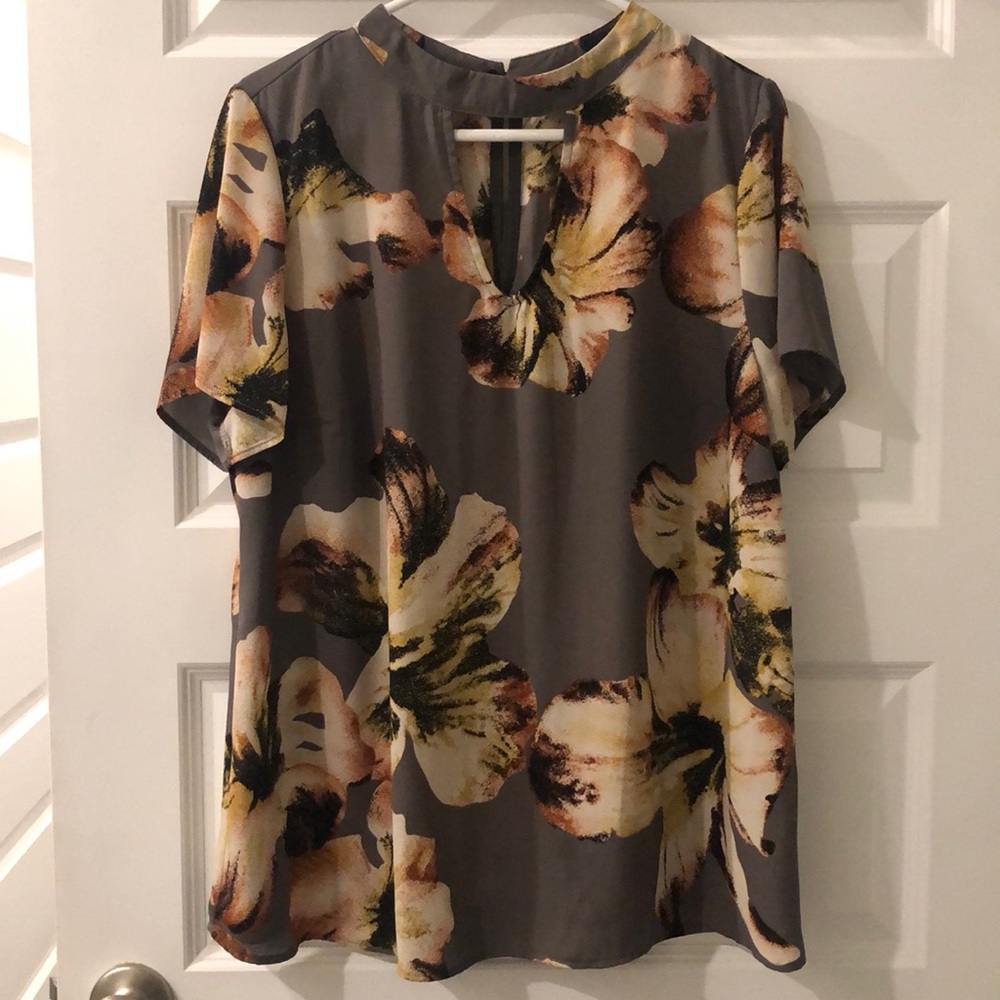 Keyhole front top